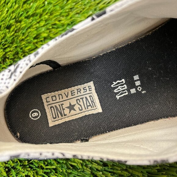 Converse One Star Doodle Graffiti Boys Size 6Y White Walking Shoes Sneakers - Picture 8 of 11